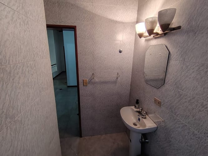 Casa de 4 alcobas en arriendo en Los Colores, Medellín, 250 m² · foto 15 de 20