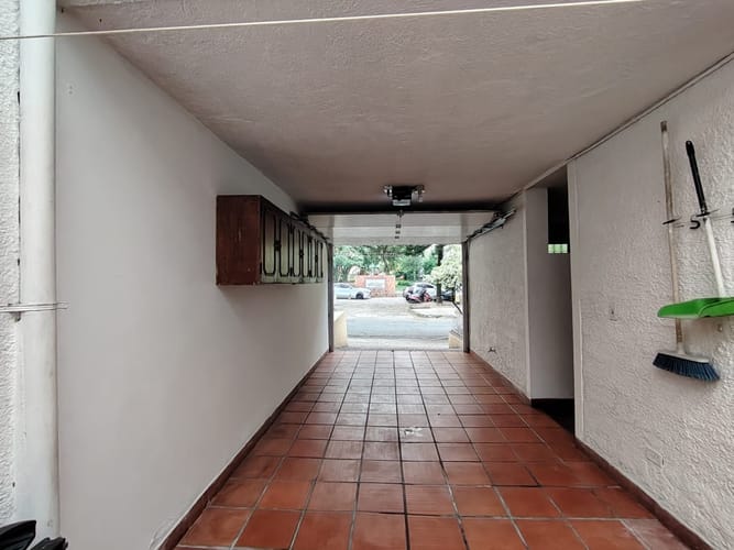Casa de 4 alcobas en arriendo en Los Colores, Medellín, 250 m² · foto 19 de 20