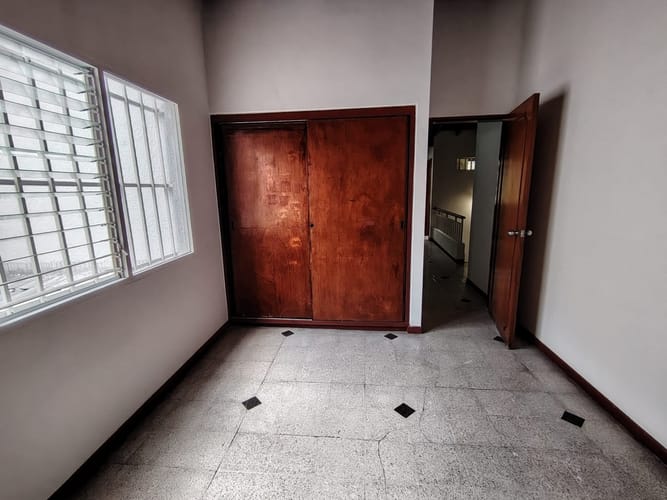 Casa de 4 alcobas en arriendo en Los Colores, Medellín, 250 m² · foto 6 de 20