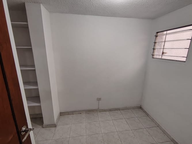 Casa de 4 alcobas en arriendo en Los Colores, Medellín, 250 m² · foto 12 de 20