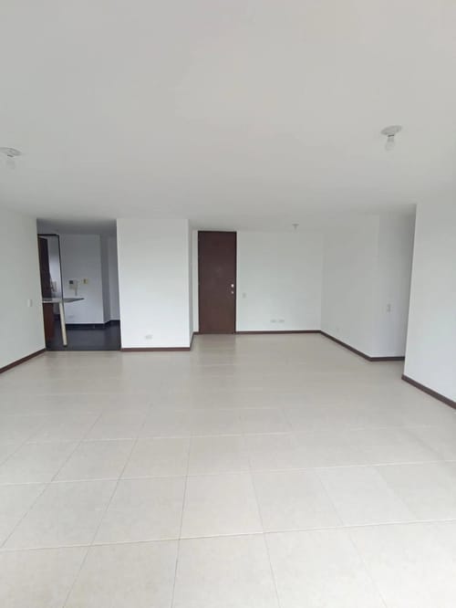 Apartamento de 3 alcobas en venta en Camino Verde, Envigado, 100 m² · foto 2 de 10