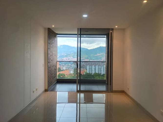 Apartamento de 2 alcobas en arriendo en Mont Juic, Envigado, 91 m² · foto 4 de 10