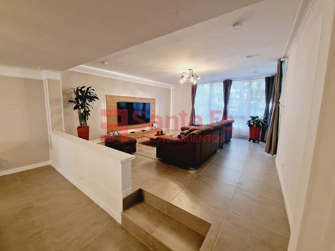 Apartamento de 2 alcobas en arriendo en Laureles, Medellín, 106 m² · foto 2 de 10