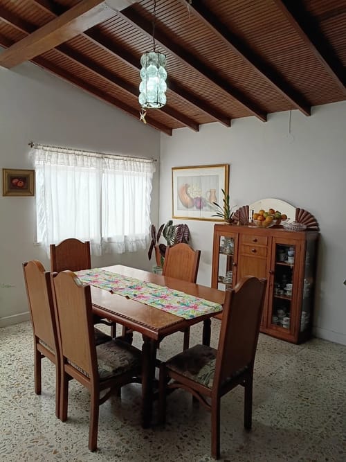 Casa de 6 alcobas en arriendo en Belén, Medellín, 220 m² · foto 6 de 10