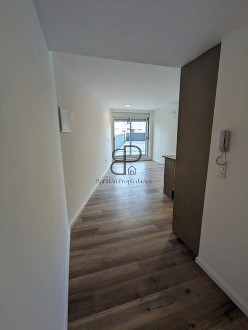 Alquiler Monoambiente Cordon con Patio Edificio con Piscina · Photo 3