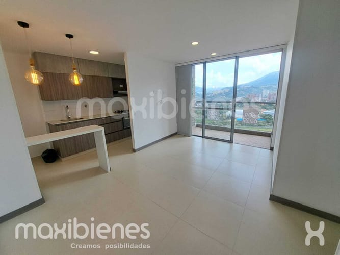 Apartamento de 3 alcobas en arriendo en Suramérica, Itagüí, 78 m² · foto 2 de 14