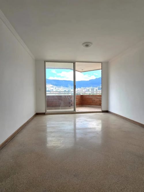 Apartamento de 3 alcobas en venta en Florida Nueva, Medellín, 101 m² · foto 7 de 10