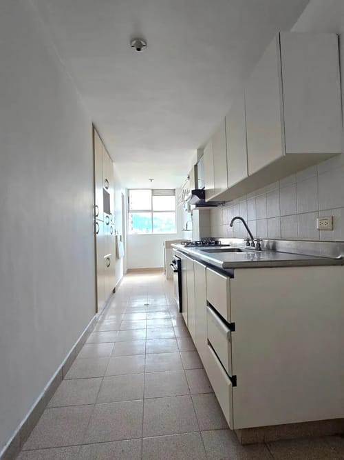 Apartamento de 3 alcobas en venta en Florida Nueva, Medellín, 101 m² · foto 10 de 10