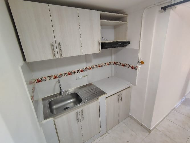 Apartaestudio en arriendo en Florencia, Medellín, 40 m² · foto 2 de 6