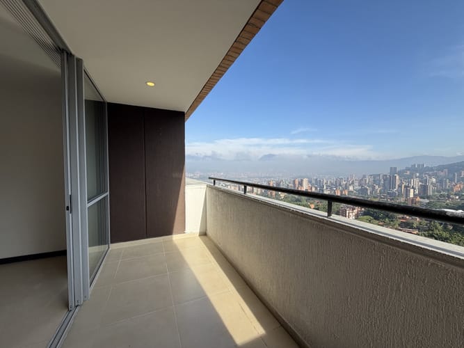 Apartamento de 3 alcobas en arriendo en Los Balsos, Medellín, 125 m² · foto 6 de 22