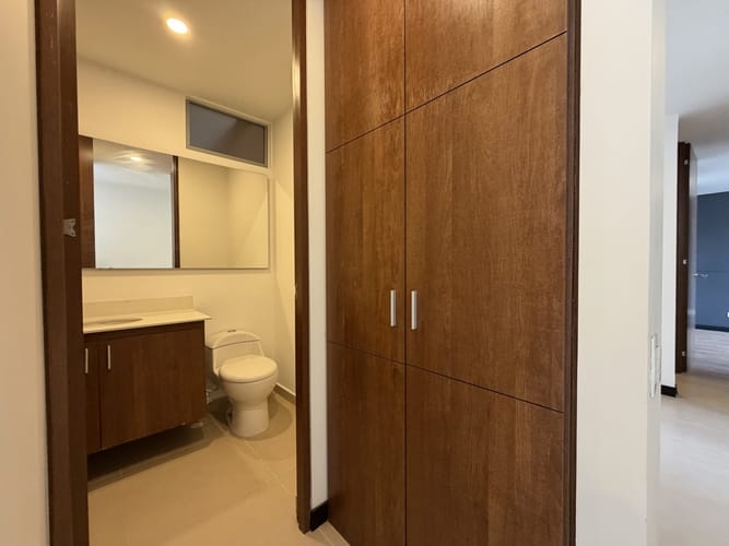 Apartamento de 3 alcobas en arriendo en Los Balsos, Medellín, 125 m² · foto 8 de 22