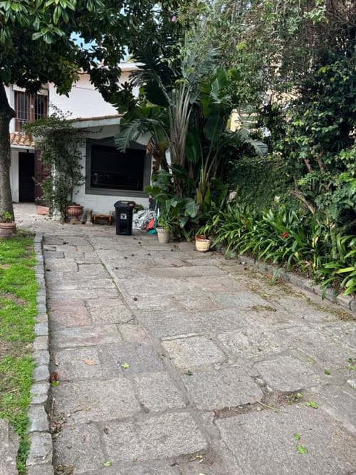 Casa en Alquiler de 3 dormitorios, 3 baños y jardín en Carrasco a metros de Sofitel y La Rambla · Photo 3