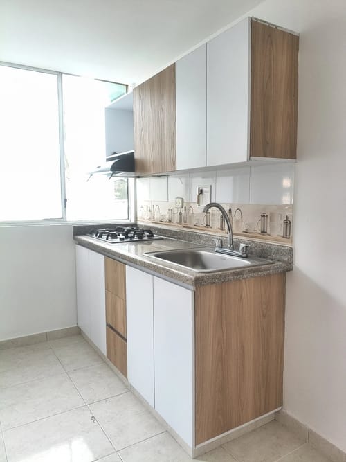 Apartamento de 3 alcobas en arriendo en Loma De Los Bernal, Medellín, 68 m² · foto 4 de 10