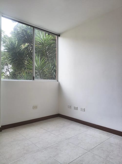 Apartamento de 3 alcobas en arriendo en Loma De Los Bernal, Medellín, 68 m² · foto 10 de 10