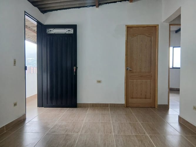 Casa de 3 alcobas en arriendo en Altos De Niquia, Bello, 100 m² · foto 2 de 10