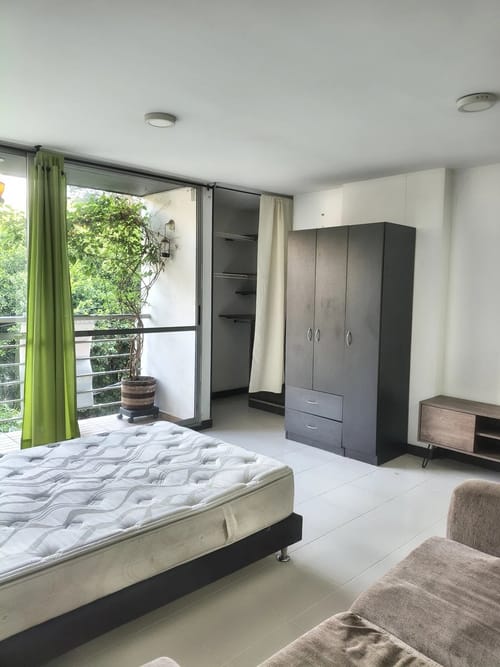 Apartamento en arriendo en Los Alcazares, Medellín, 35 m² · foto 2 de 10