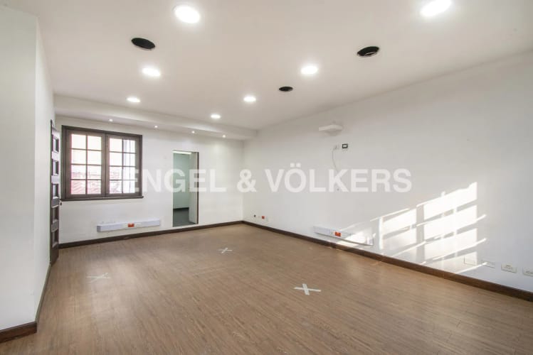 Casa en arriendo en Teusaquillo, Bogotá, 602 m² · foto 2 de 10