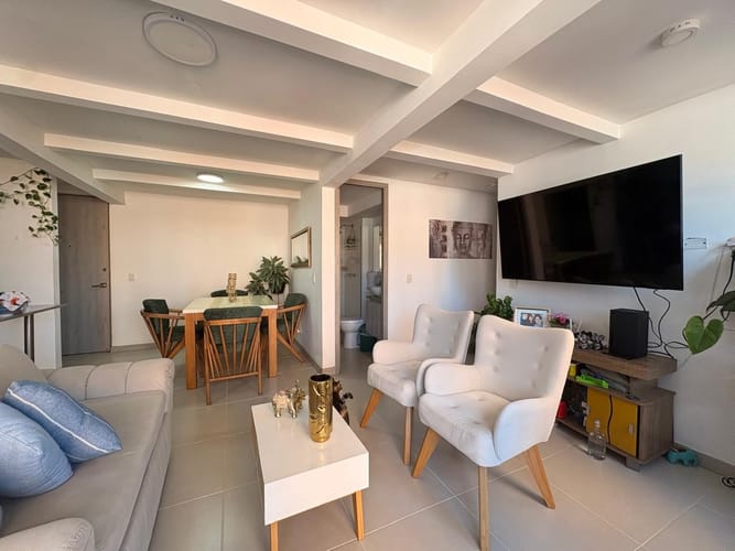 Apartamento de 2 alcobas en venta en Los Alcazares, Sabaneta, 60 m² · foto 2 de 11