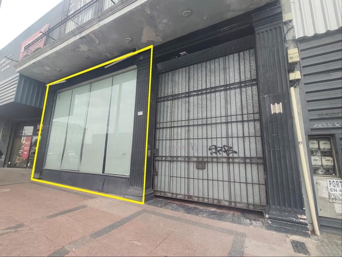 ALQUILER Local comercial de 132m2 en zona de outlets en Aguada
