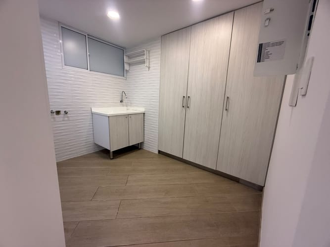 Apartamento de 3 alcobas en arriendo en Santa Barbara, Bogotá, 175 m² · foto 7 de 19