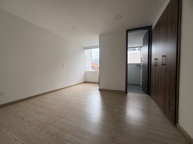 Apartamento de 3 alcobas en arriendo en Santa Barbara, Bogotá, 175 m² · foto 9 de 19