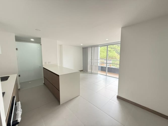 Apartamento de 3 alcobas en arriendo en Prados De Sabaneta, Sabaneta, 80 m² · foto 2 de 16