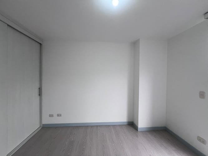 Apartamento de 3 alcobas en arriendo en El Poblado, Medellín, 100 m² · foto 12 de 15