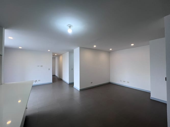 Apartamento de 3 alcobas en arriendo en El Poblado, Medellín, 100 m² · foto 6 de 15
