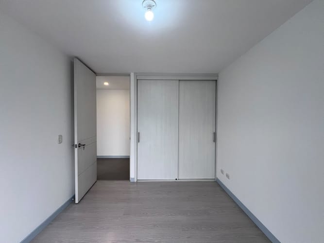 Apartamento de 3 alcobas en arriendo en El Poblado, Medellín, 100 m² · foto 5 de 15