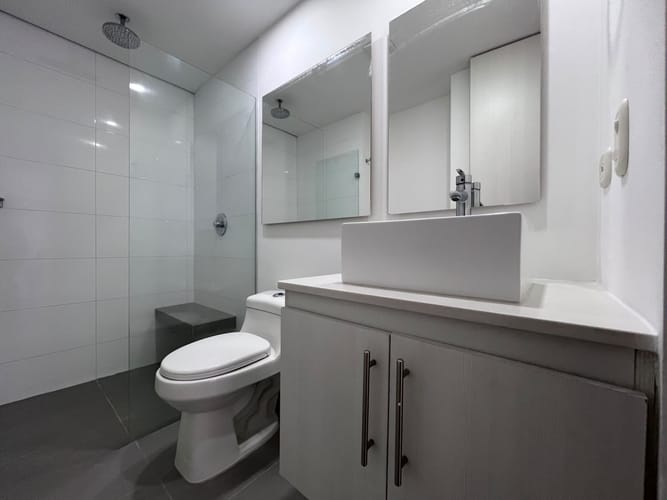 Apartamento de 3 alcobas en arriendo en El Poblado, Medellín, 100 m² · foto 14 de 15