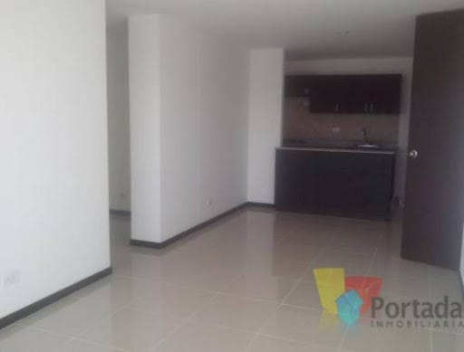 Apartamento de 3 alcobas en arriendo en Los Colores, Medellín, 70 m² · foto 2 de 13