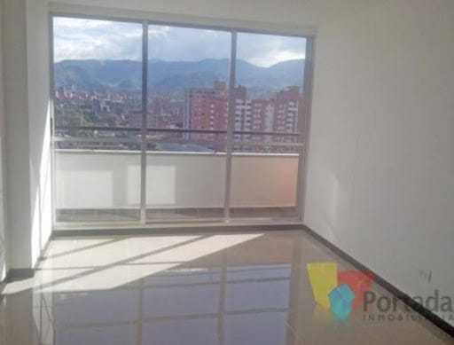 Apartamento de 3 alcobas en arriendo en Los Colores, Medellín, 70 m² · foto 3 de 13