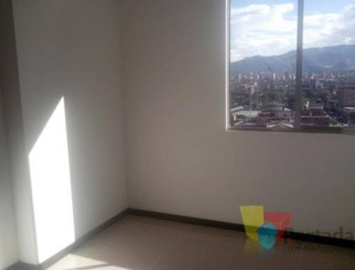 Apartamento de 3 alcobas en arriendo en Los Colores, Medellín, 70 m² · foto 6 de 13