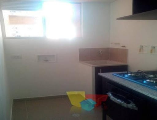 Apartamento de 3 alcobas en arriendo en Los Colores, Medellín, 70 m² · foto 9 de 13