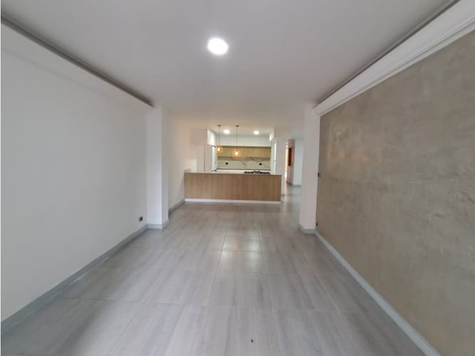 Apartamento de 3 alcobas en arriendo en Naranjal, Medellín, 174 m² · foto 2 de 13