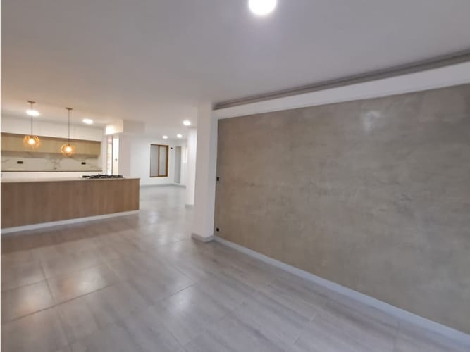 Apartamento de 3 alcobas en arriendo en Naranjal, Medellín, 174 m² · foto 3 de 13