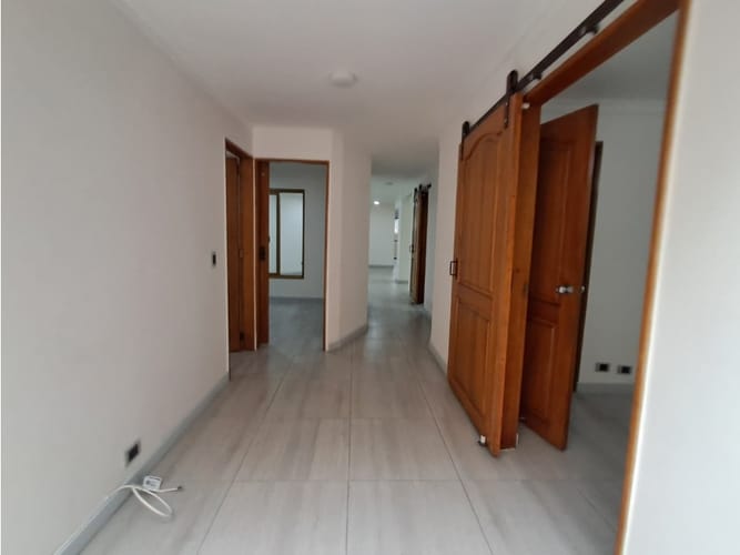 Apartamento de 3 alcobas en arriendo en Naranjal, Medellín, 174 m² · foto 4 de 13