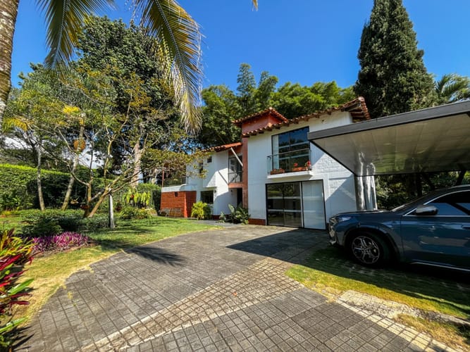 Casa de 4 alcobas en venta en Pance, Cali, 350 m² · foto 2 de 24