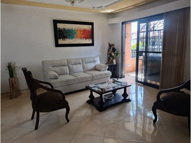 Apartamento de 3 alcobas en venta en Laureles, Medellín, 107 m² · foto 2 de 24