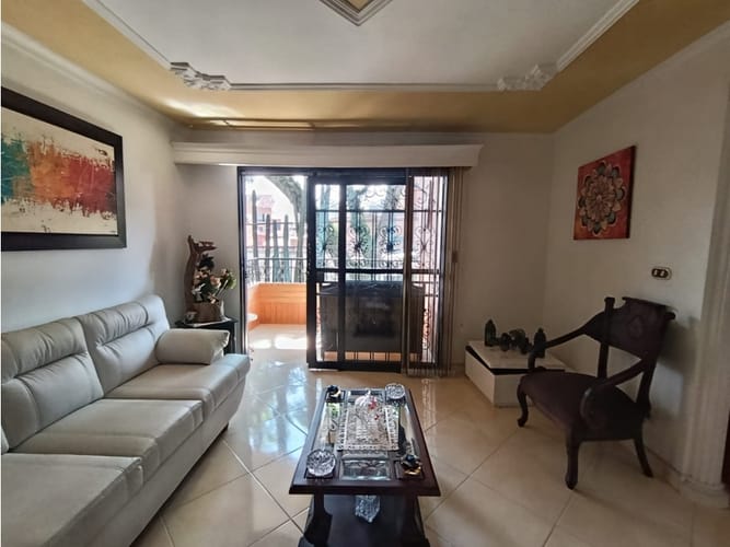 Apartamento de 3 alcobas en venta en Laureles, Medellín, 107 m² · foto 3 de 24