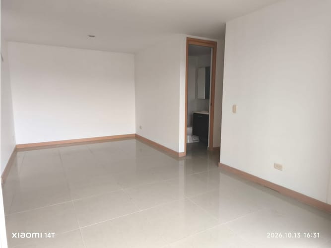 Apartamento de 3 alcobas en venta en El Trapiche, Sabaneta, 72 m² · foto 2 de 19