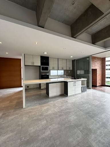 Apartamento de 2 alcobas en arriendo en San Lucas, Medellín, 141 m² · foto 2 de 16