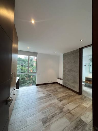 Apartamento de 2 alcobas en arriendo en San Lucas, Medellín, 141 m² · foto 9 de 16