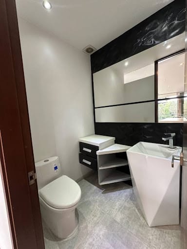 Apartamento de 2 alcobas en arriendo en San Lucas, Medellín, 141 m² · foto 15 de 16
