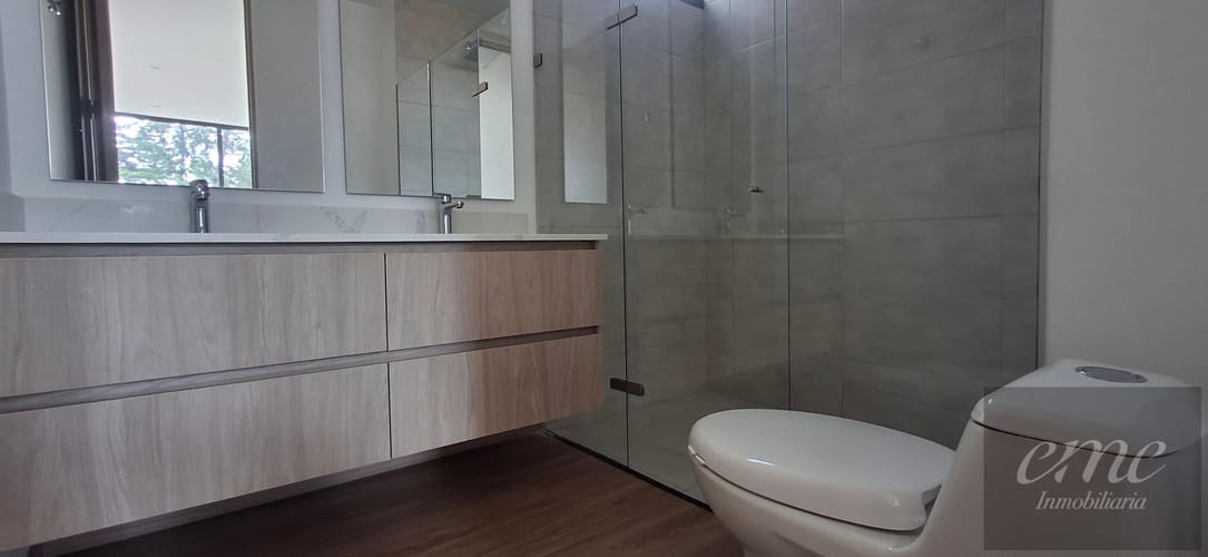Apartamento de 3 alcobas en arriendo en La Convencion, Rionegro, 166 m² · foto 23 de 24