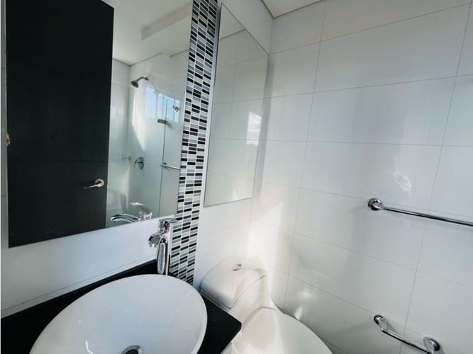 Apartamento de 3 alcobas en venta en Castropol, Medellín, 138 m² · foto 6 de 23
