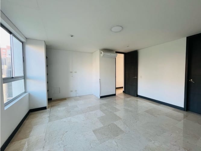 Apartamento de 3 alcobas en venta en Castropol, Medellín, 138 m² · foto 7 de 23