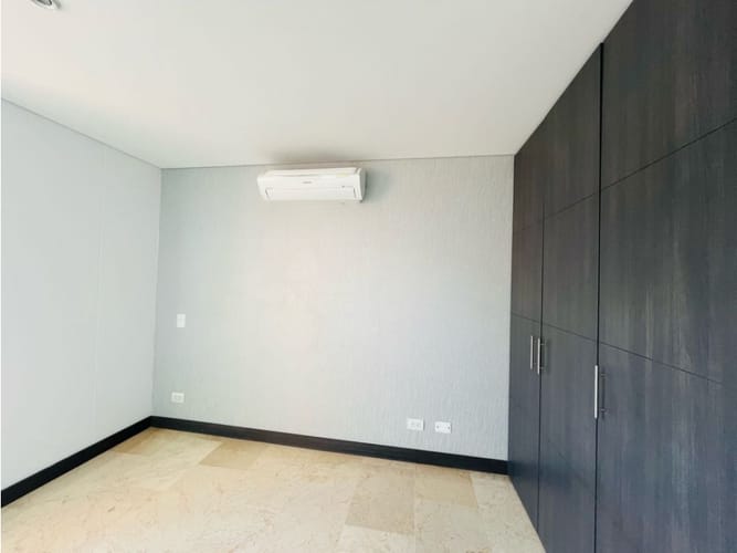 Apartamento de 3 alcobas en venta en Castropol, Medellín, 138 m² · foto 8 de 23