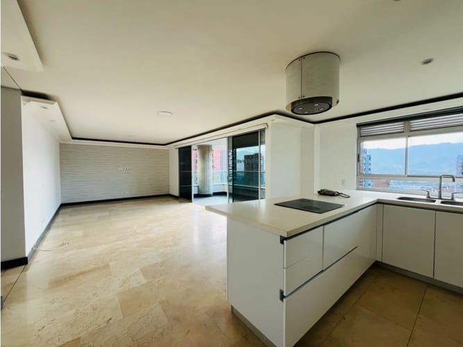 Apartamento de 3 alcobas en venta en Castropol, Medellín, 138 m² · foto 12 de 23