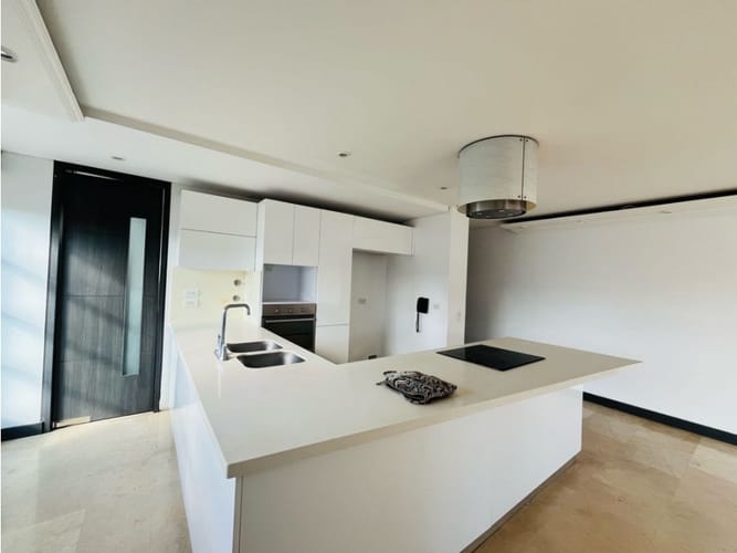 Apartamento de 3 alcobas en venta en Castropol, Medellín, 138 m² · foto 13 de 23